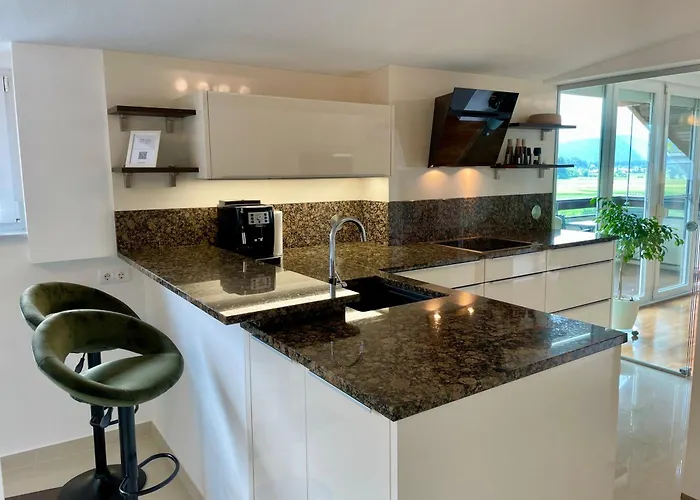 Daire Moderne Oase Mit Panorama-blick Villach